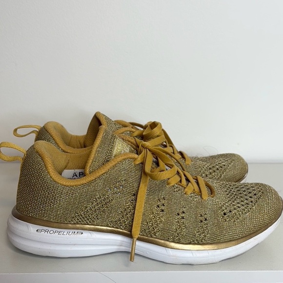APL Techloom Pro Mesh Trainers in 14K gold , sz 6.5 - Picture 3 of 9